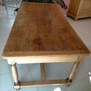 Farm table