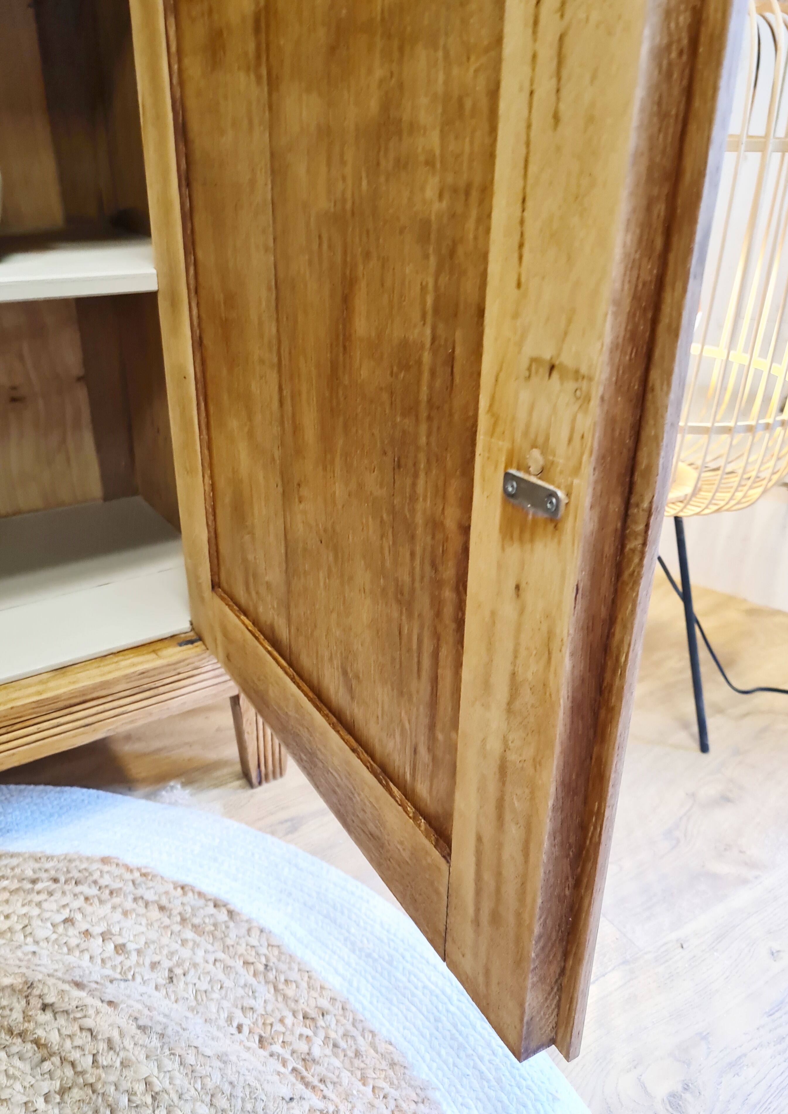 Old solid wood sideboard 2 doors and 2 drawers renovated