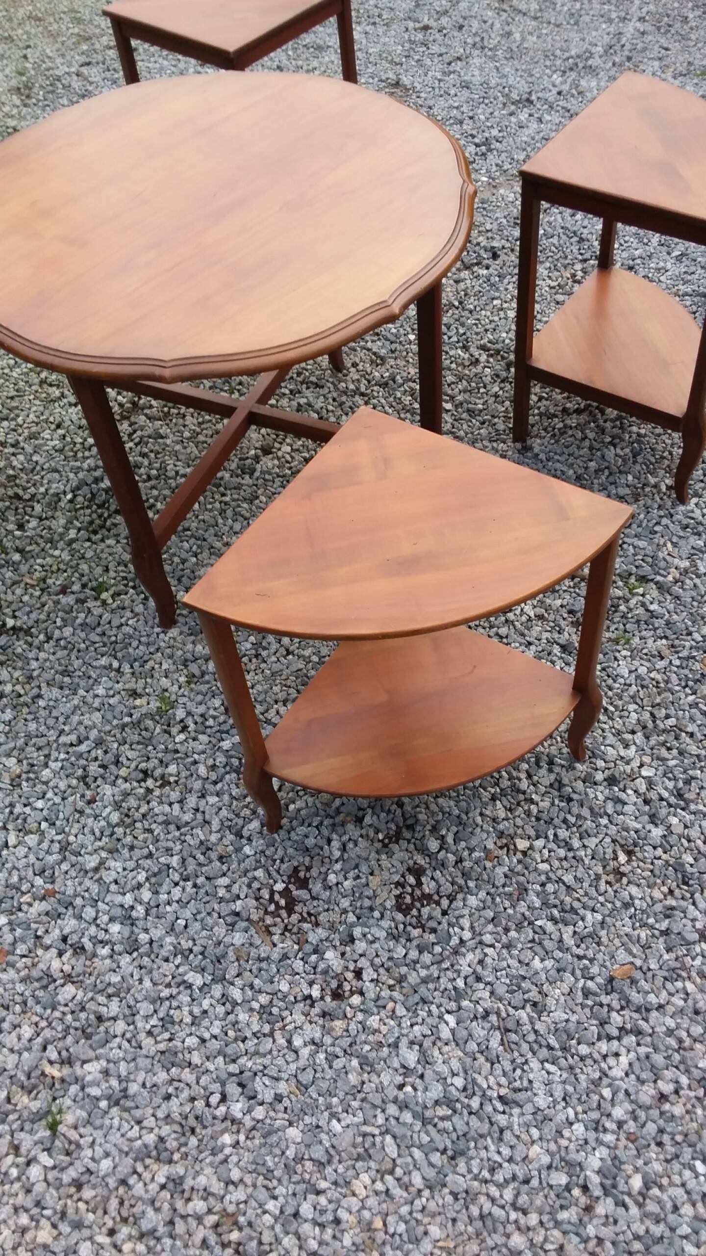 Coffee table nesting tables in cherry wood in classic style from the 60s/70s