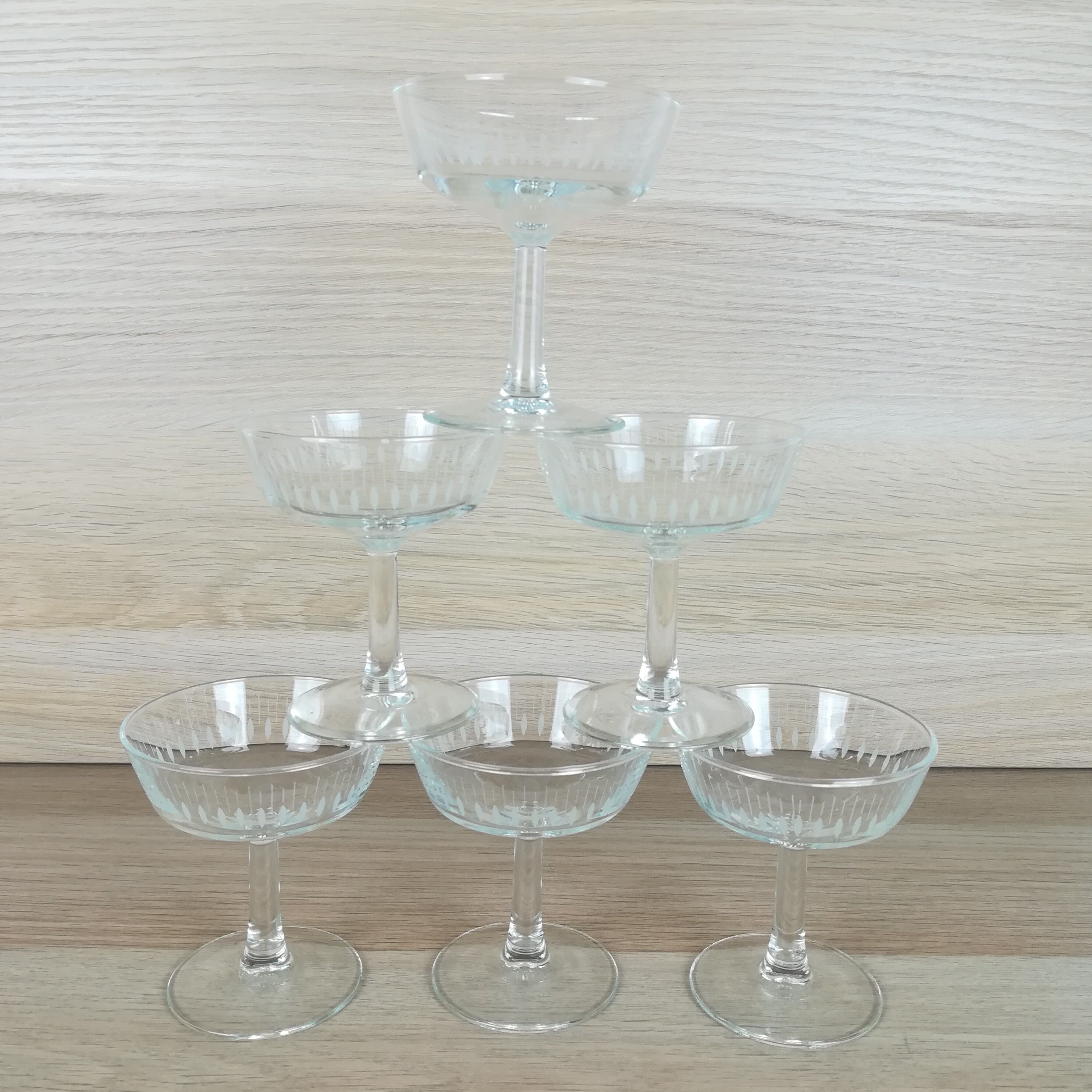 6 champagne glasses