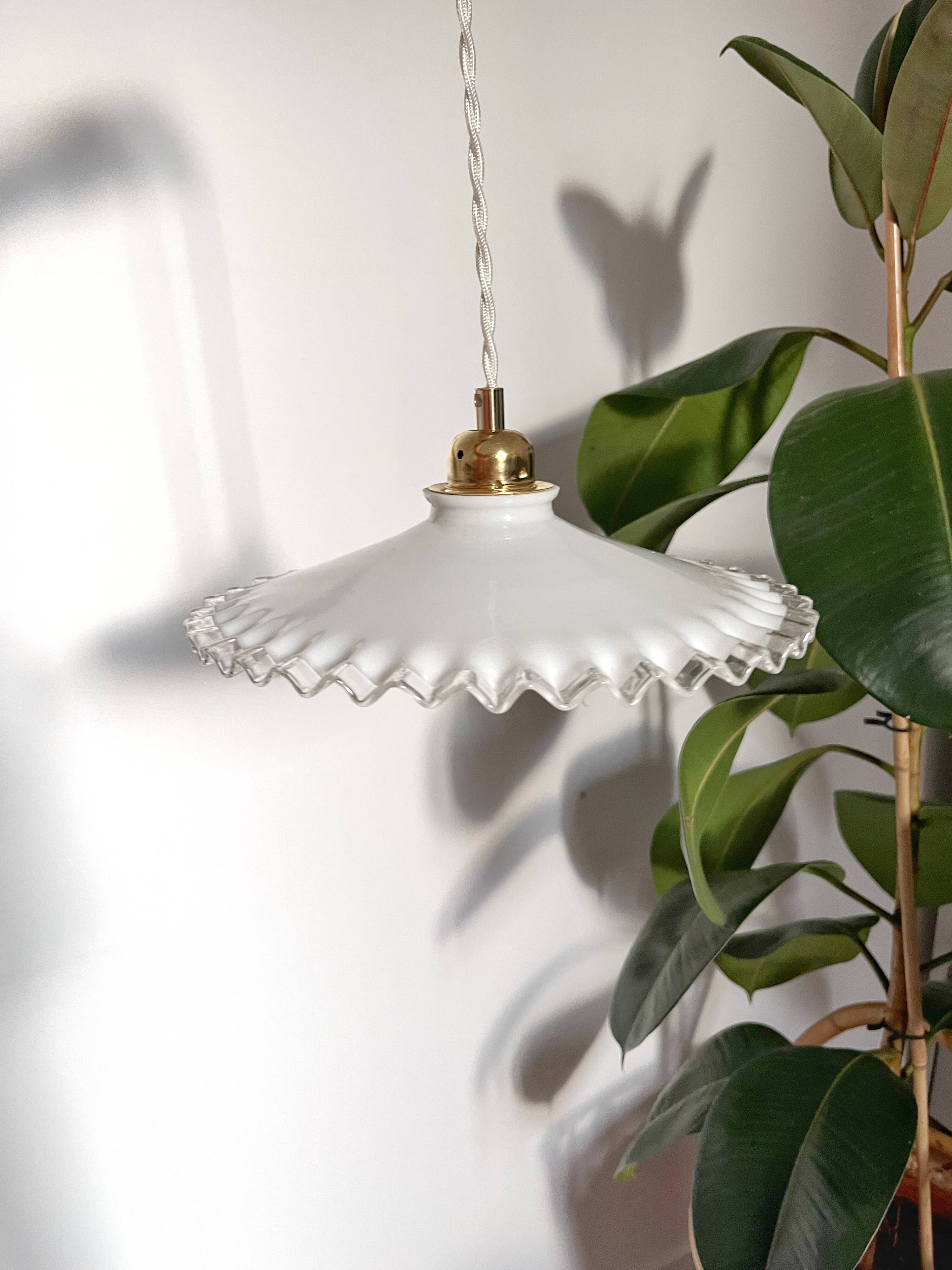 Suspension in flat serrated opaline from the 1950s - many models available