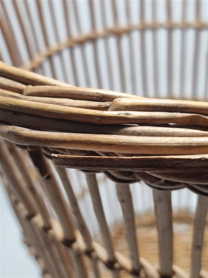 A pair of small baskets