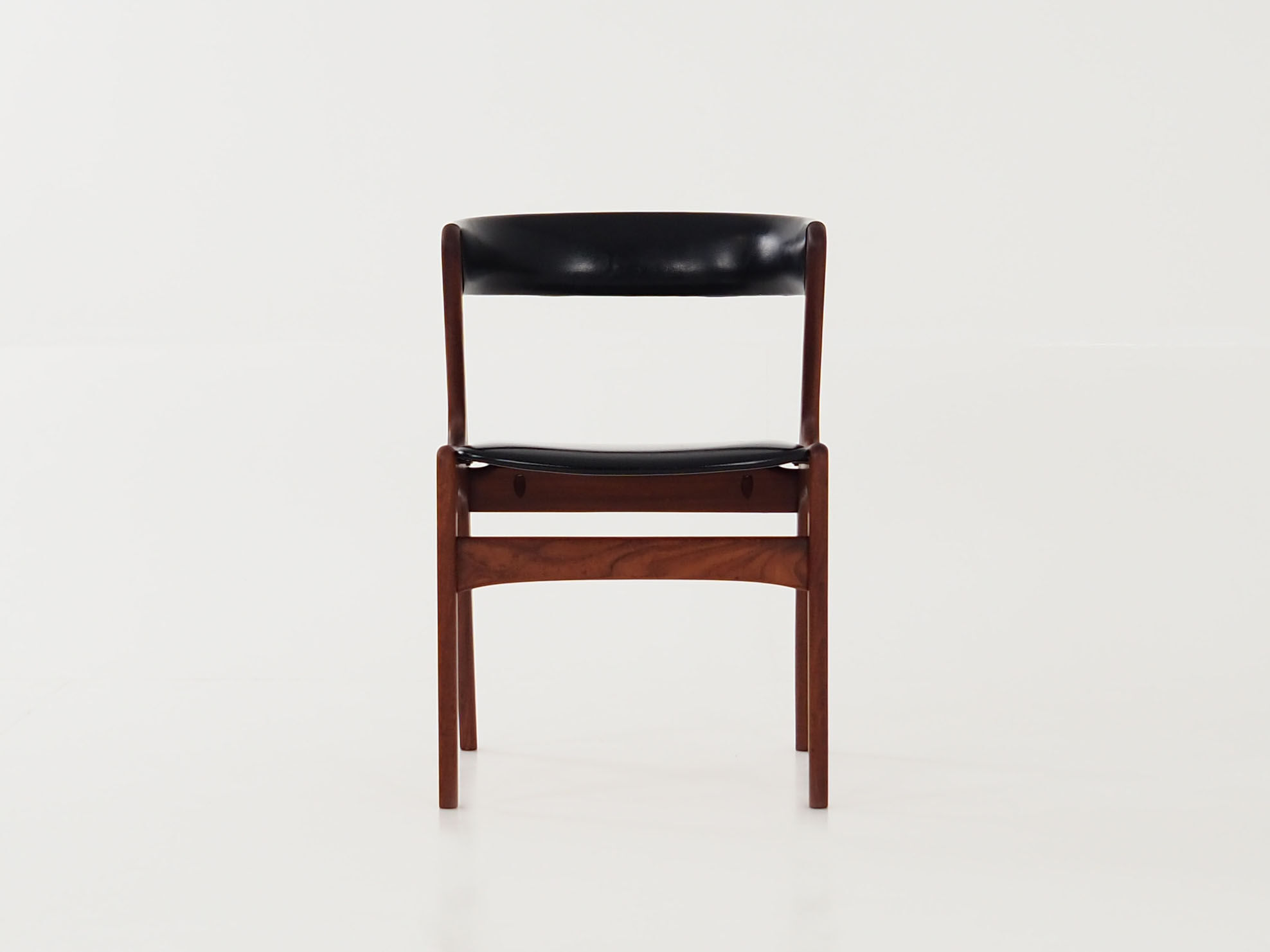 Fire  teak chair design by Kai kristiansen for Schou andersen, scandinavian design.