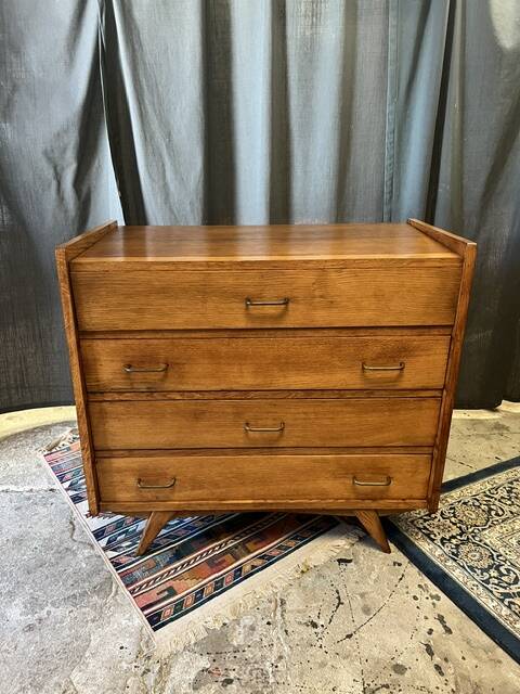 Vintage dressing table with tapered legs