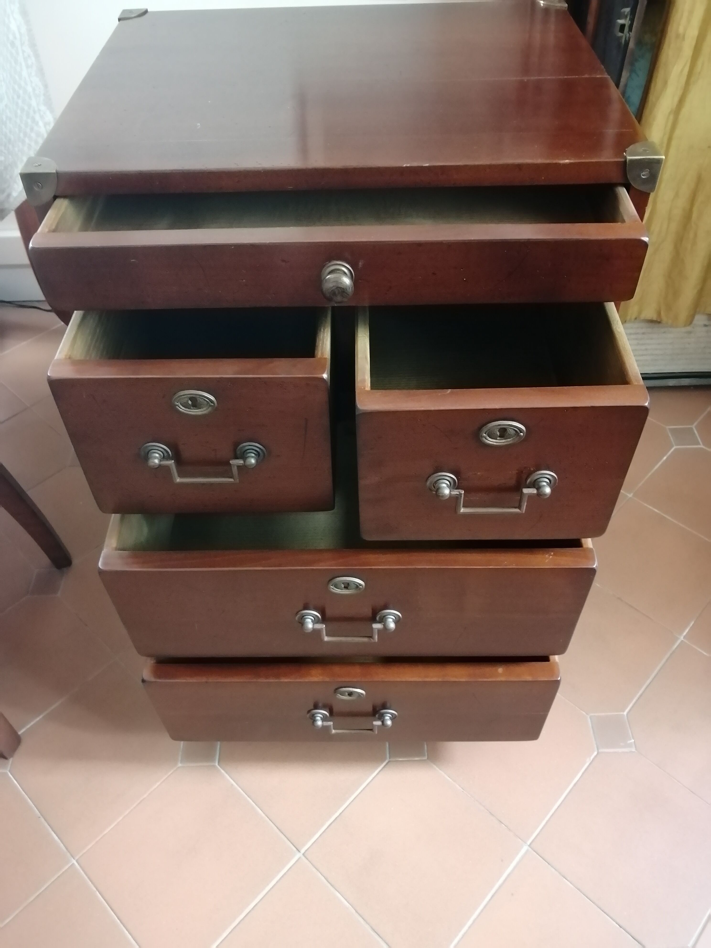 Meuble de style deco marine