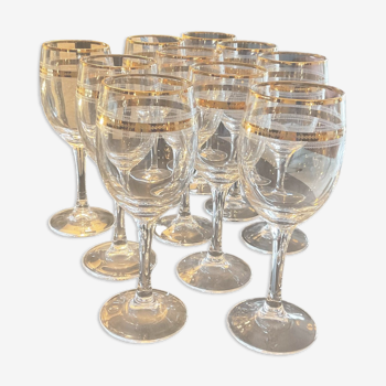 10 wine glasses. Engraved crystal and gilding