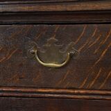 Early 18th century antique English oak chest of drawers with 5 drawers