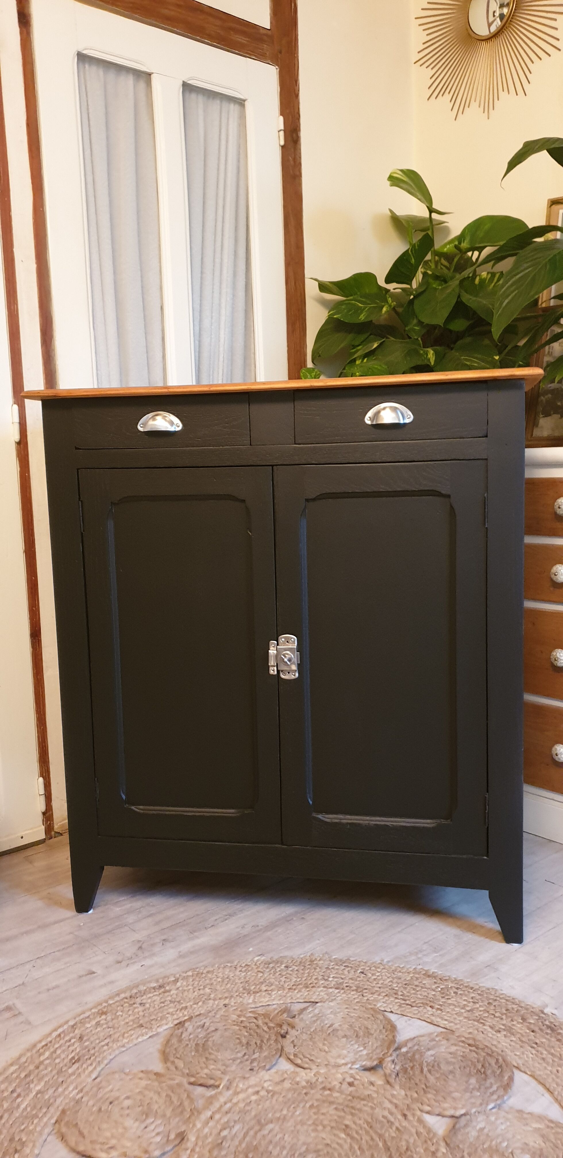 Black Parisian buffet