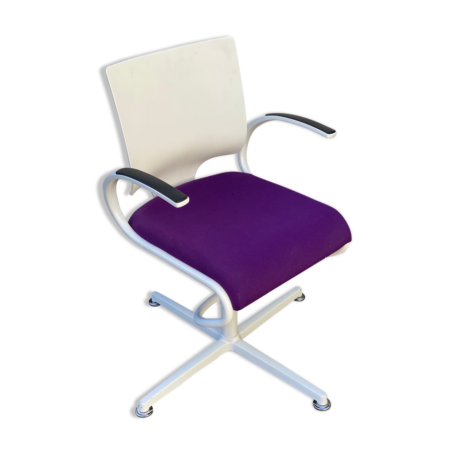 Commercial office lordo armchair from dauphin