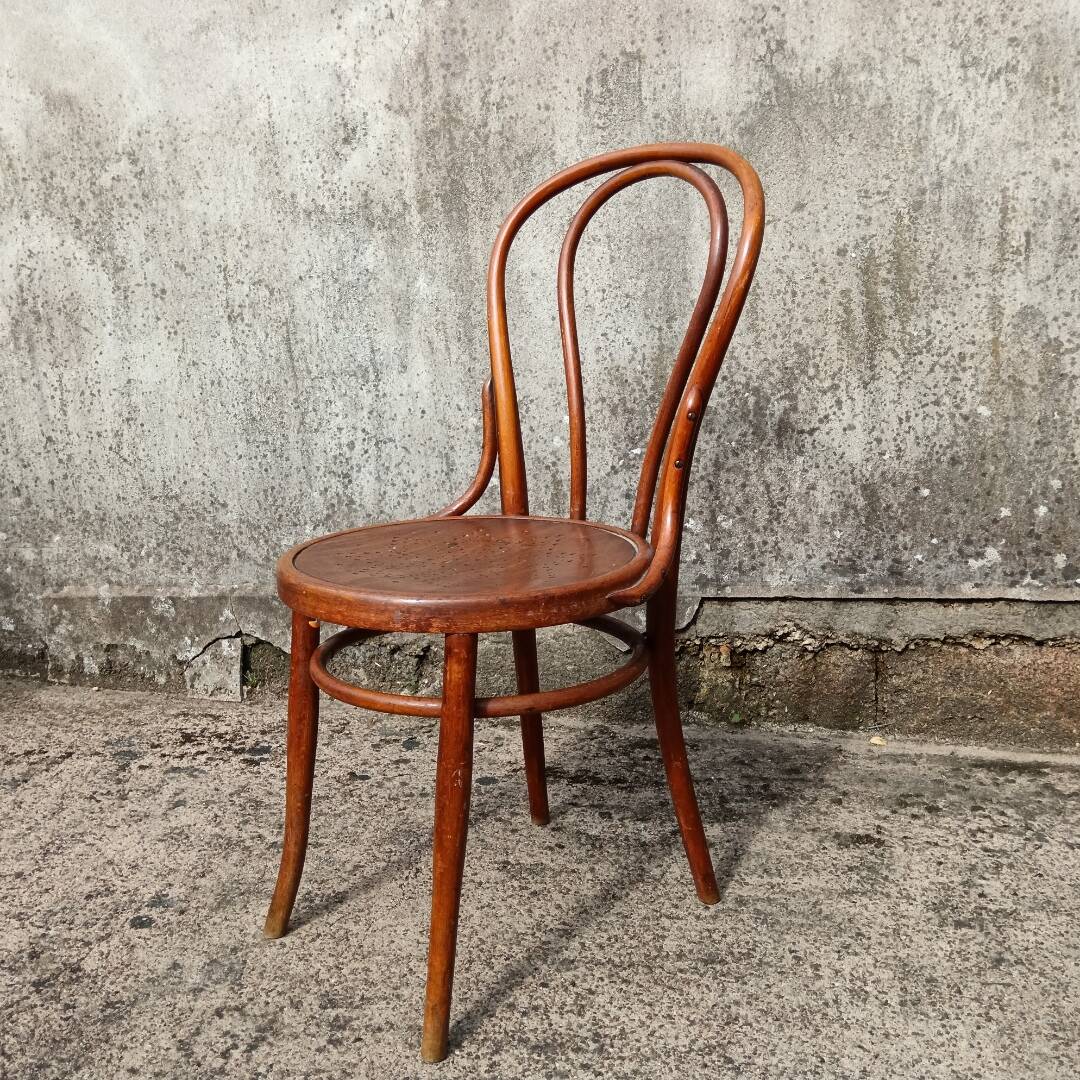 Bsitrot chair in curved wood signed J&J Kohn, Vienna 1930