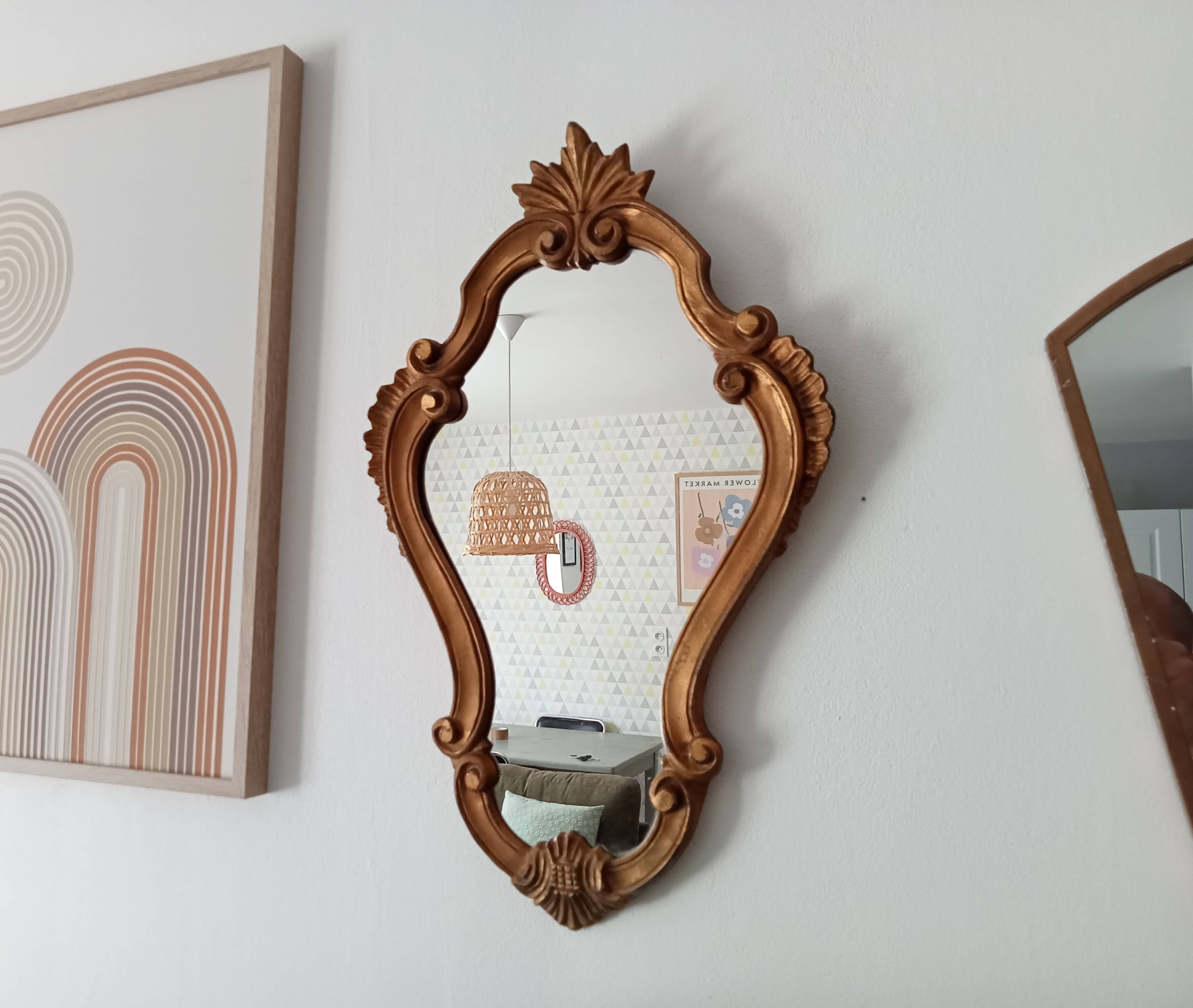 Italian baroque mirror in gilded resin from the 60s