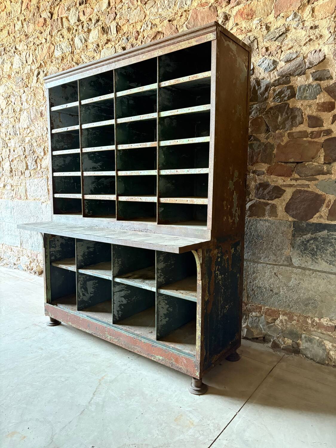 Large double-body industrial shelf in patinated metal – t furniture