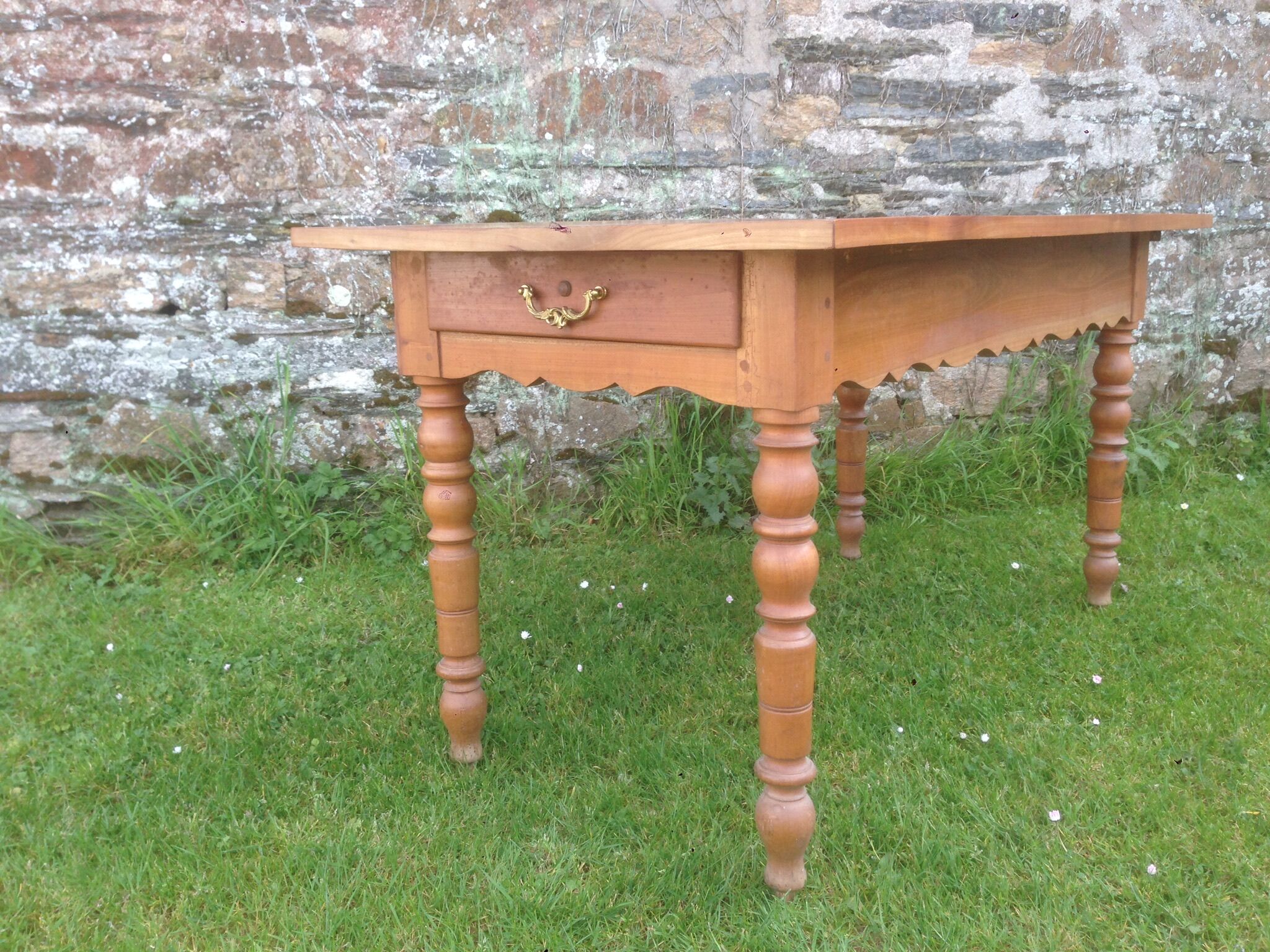 Farm table with turned feet in cherrywood