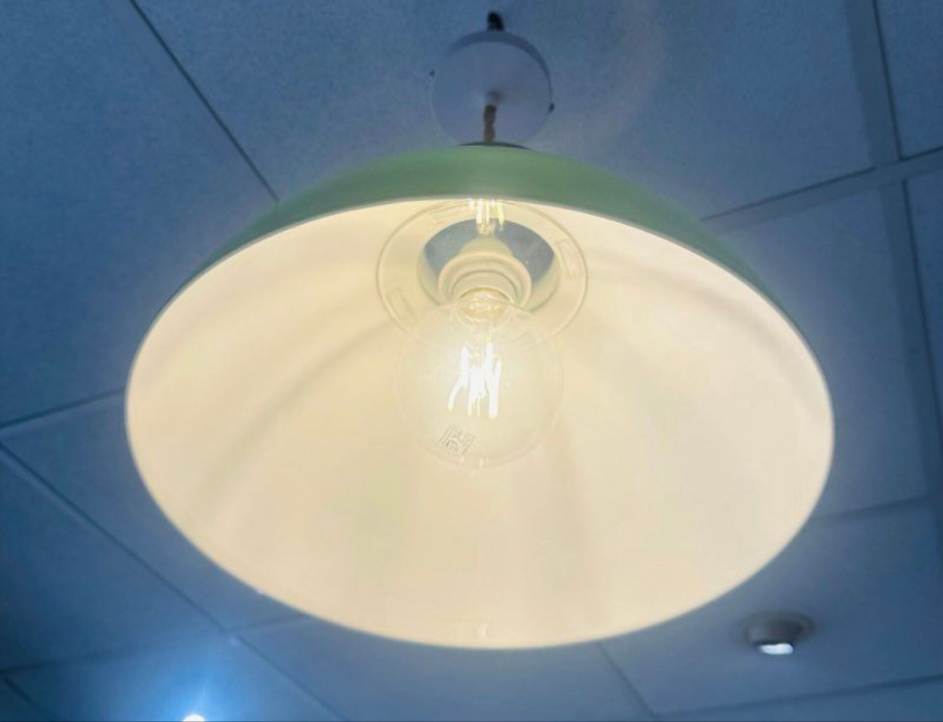 Opaline vintage green water suspension