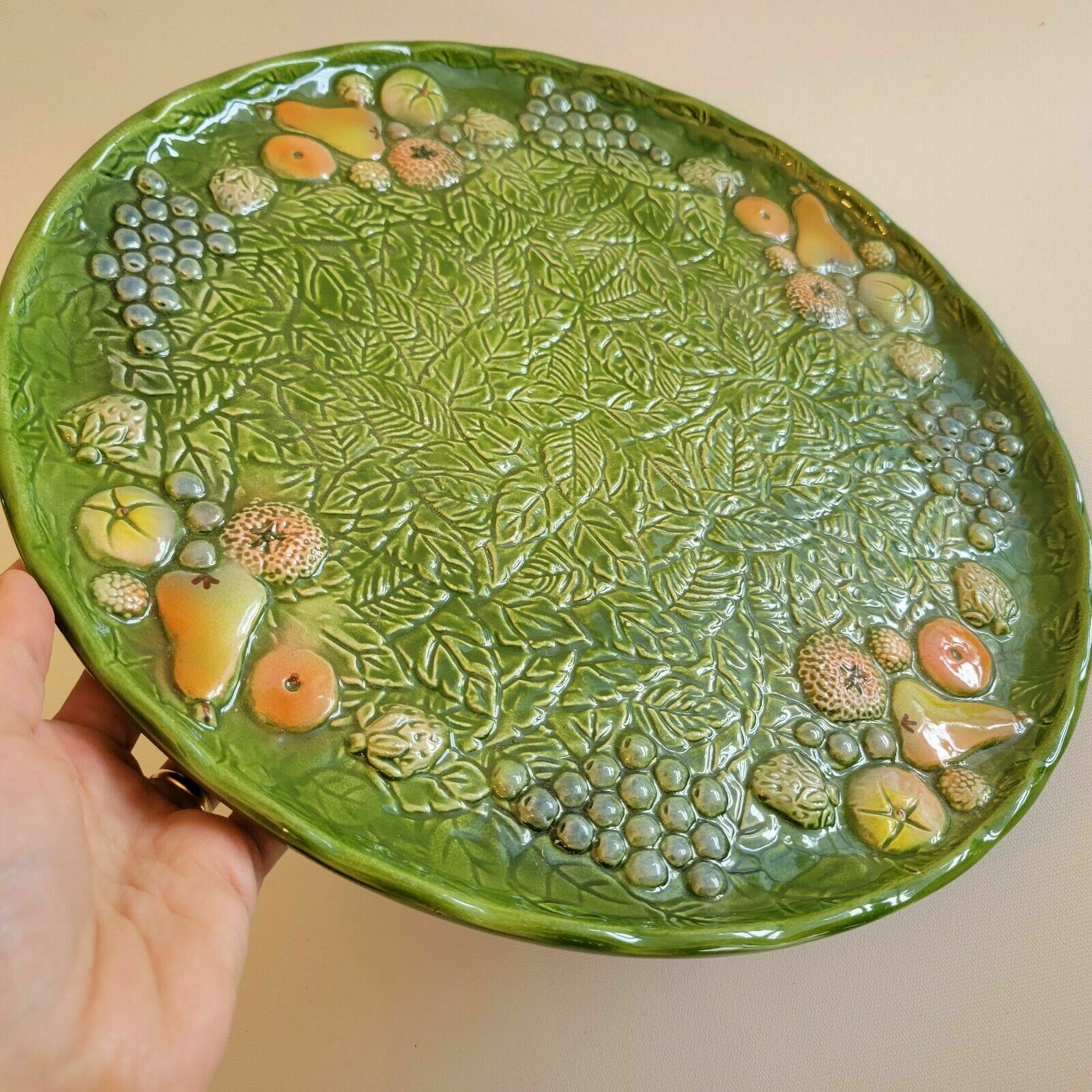 Couvercle En Barbotine Pour Plat à Tarte – Décor Fruits Rouges, Années 60