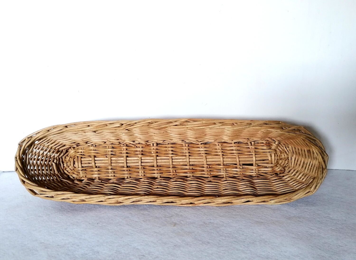 Braided wicker banneton bread basket