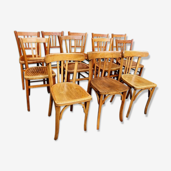 Lot 12 chaises bistrot années 40/50