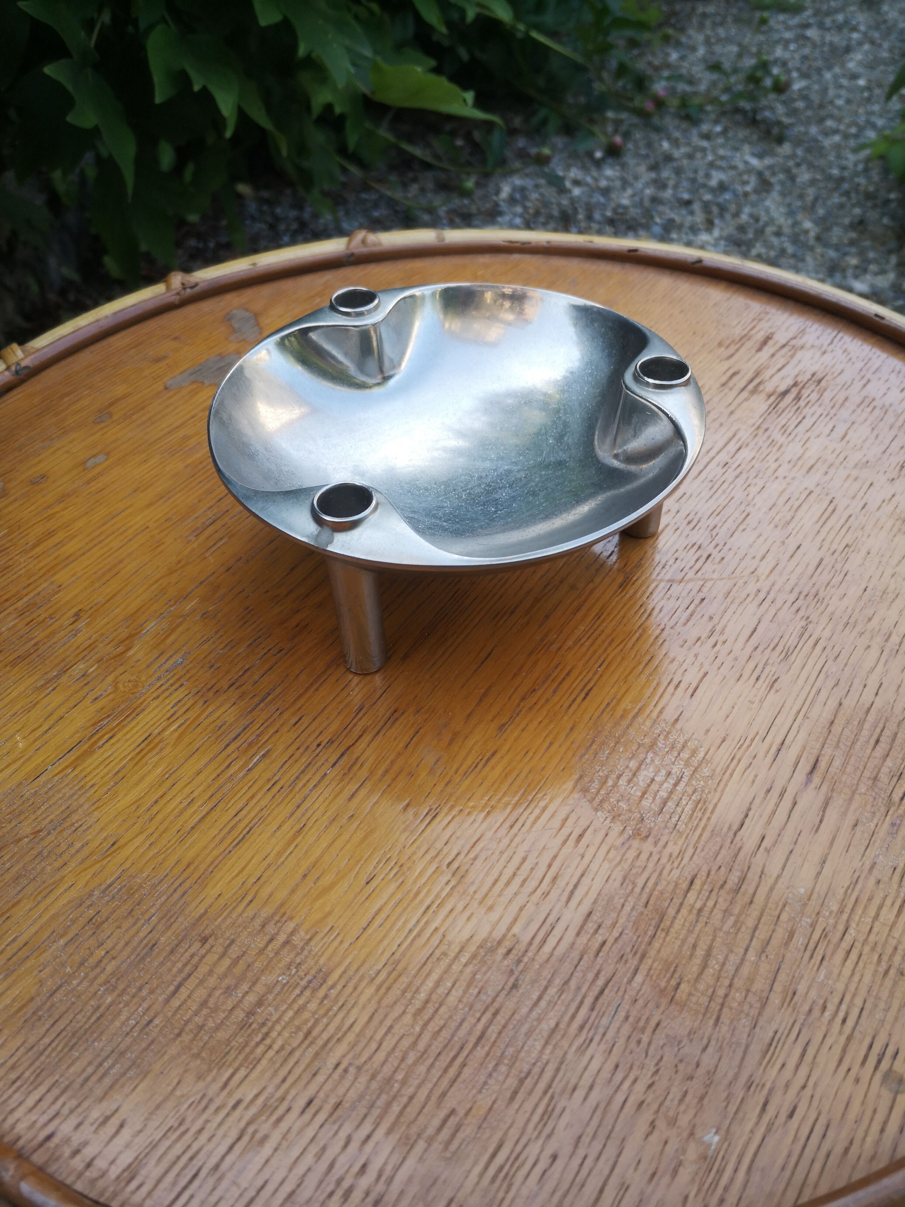 Empty pocket, Nagel candle holder