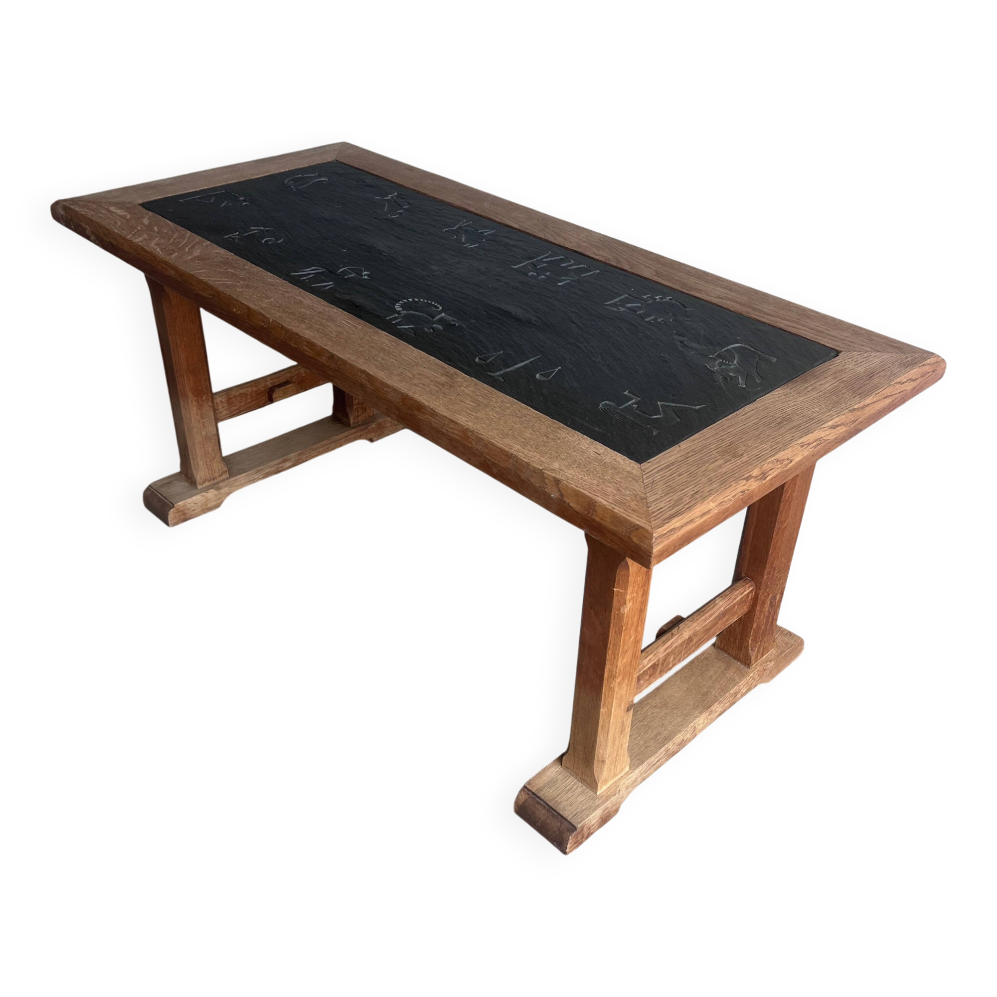 Table basse brutalisme en chêne et ardoise avec motifs zodiacaux