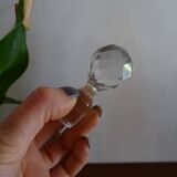 Ancienne carafe émaillée de fleurs en verre