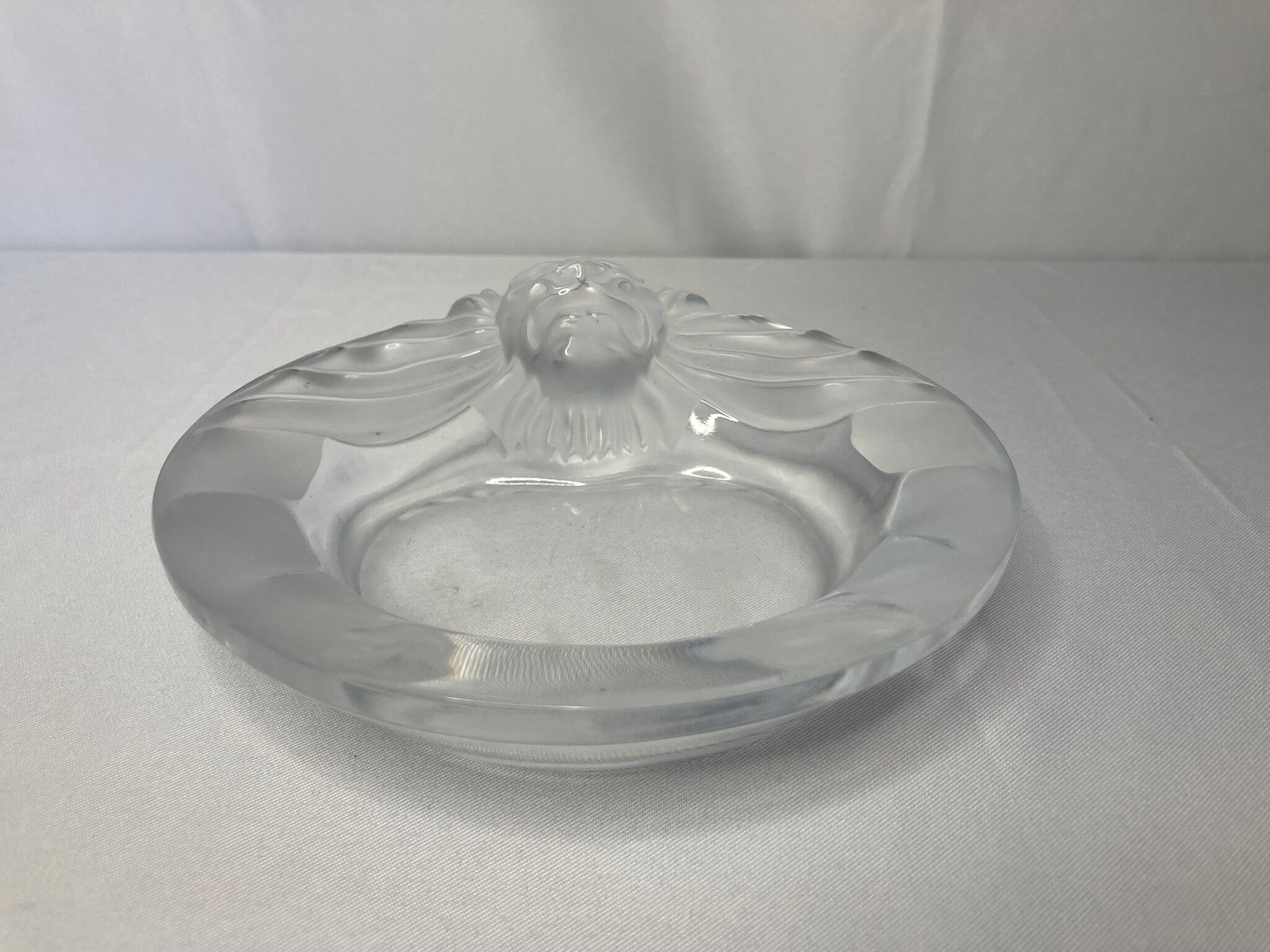LALIQUE, ashtray with crystal lion's head XXth