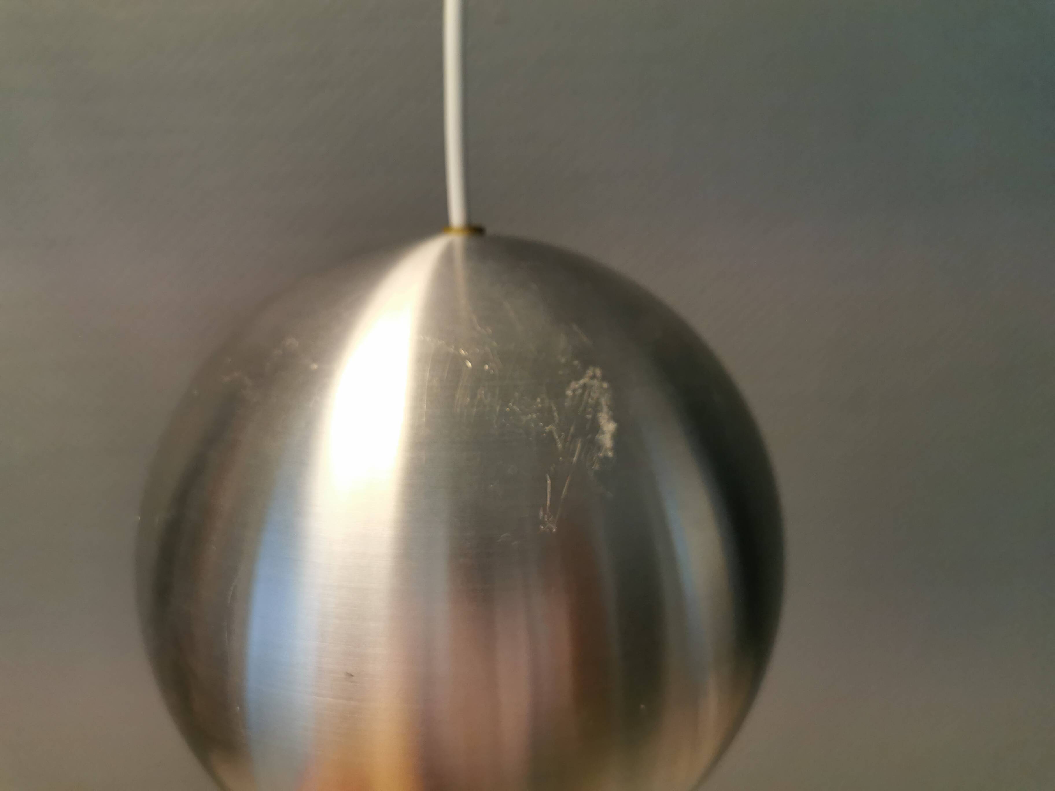 Lampe à suspension danoise originale en métal argenté, modèle "Ball" conçue par Benny Frandsen 1980