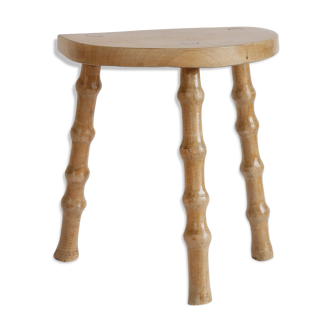 Tabouret tripode en bois clair