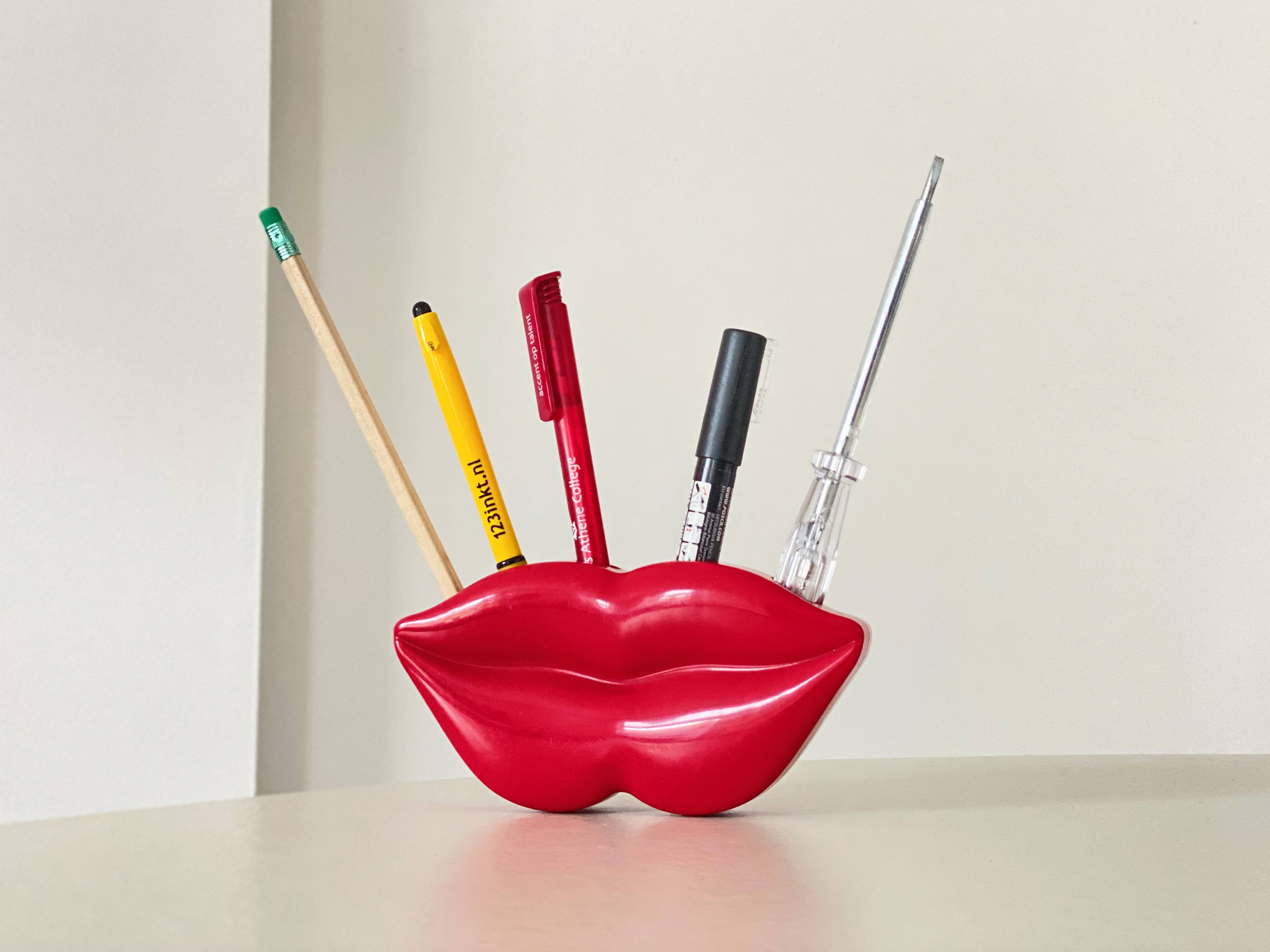 Pop Art red plastic Lips desk organizer / pen holder