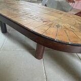 Oval coffee table