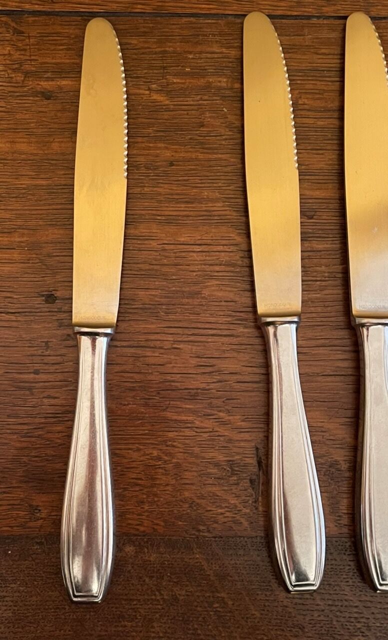 One-piece stainless knives