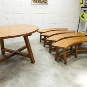 Brutalist ensemble round table 113cm and its 4 rounded stools 1960