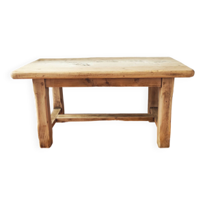 Table basse brutaliste