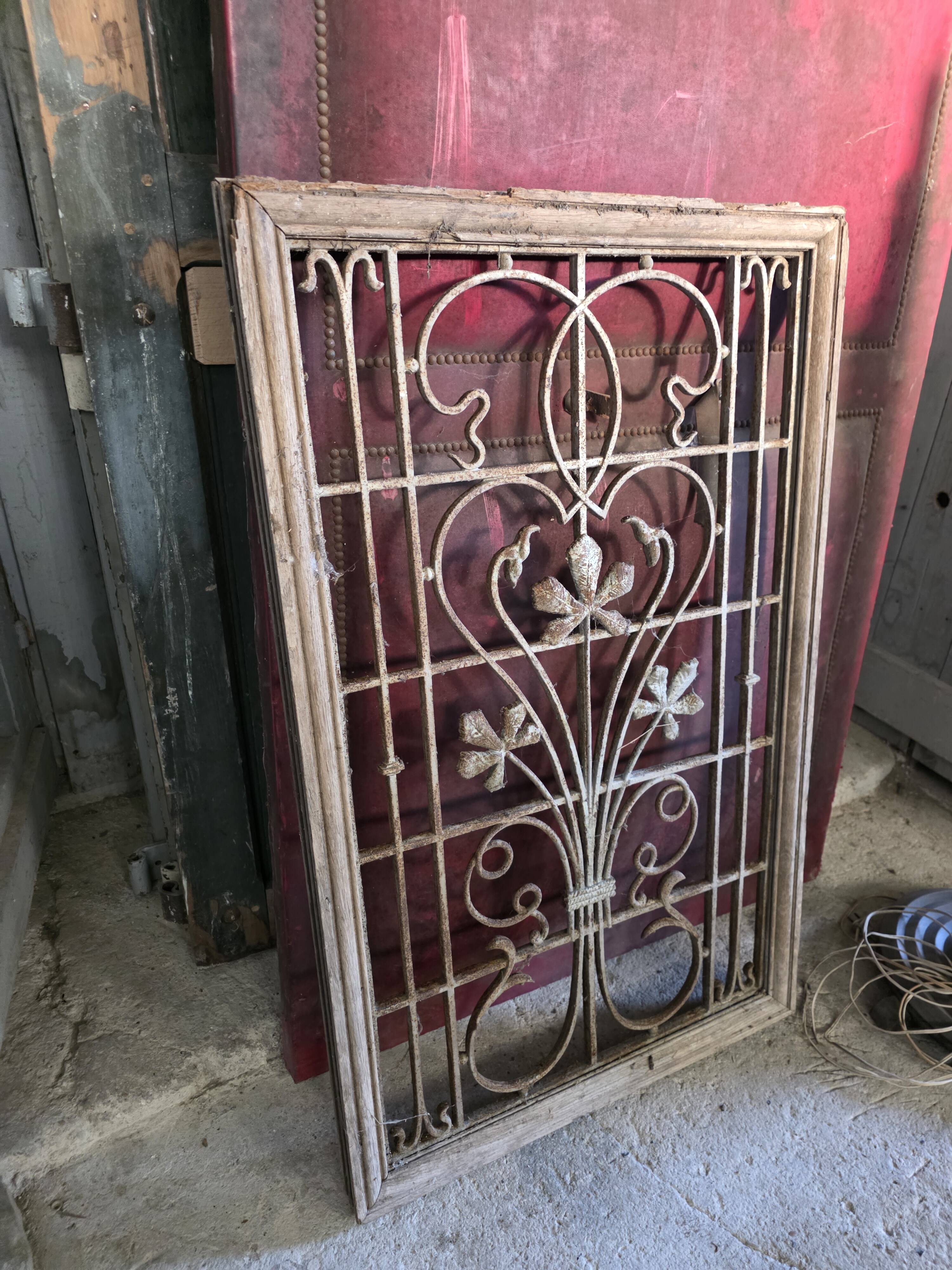 Art Nouveau cast iron grille from the 1900s.