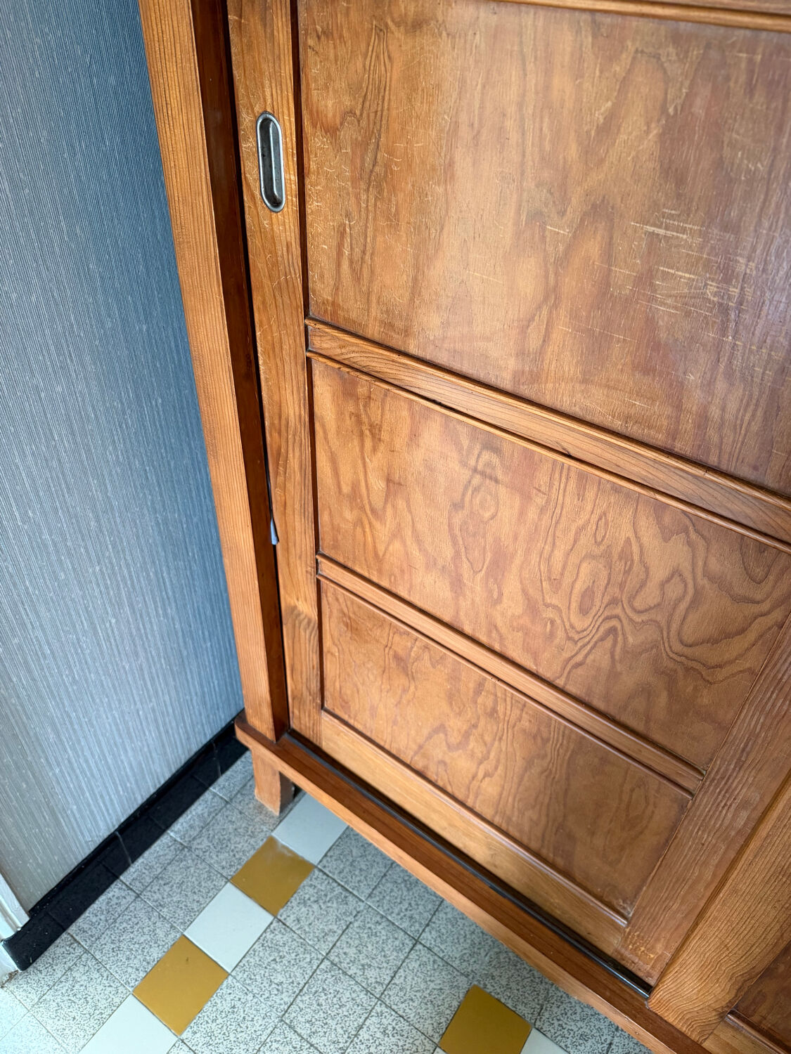 Design wardrobe by René Gabriel in solid wood circa 1945.