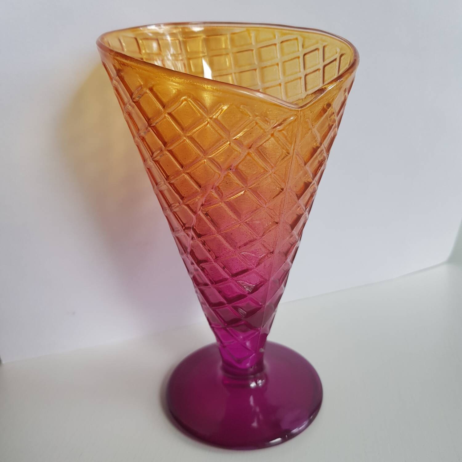 Coupe à dessert glacée violette et dorée Bormioli Rocco, fabriquée en Italie