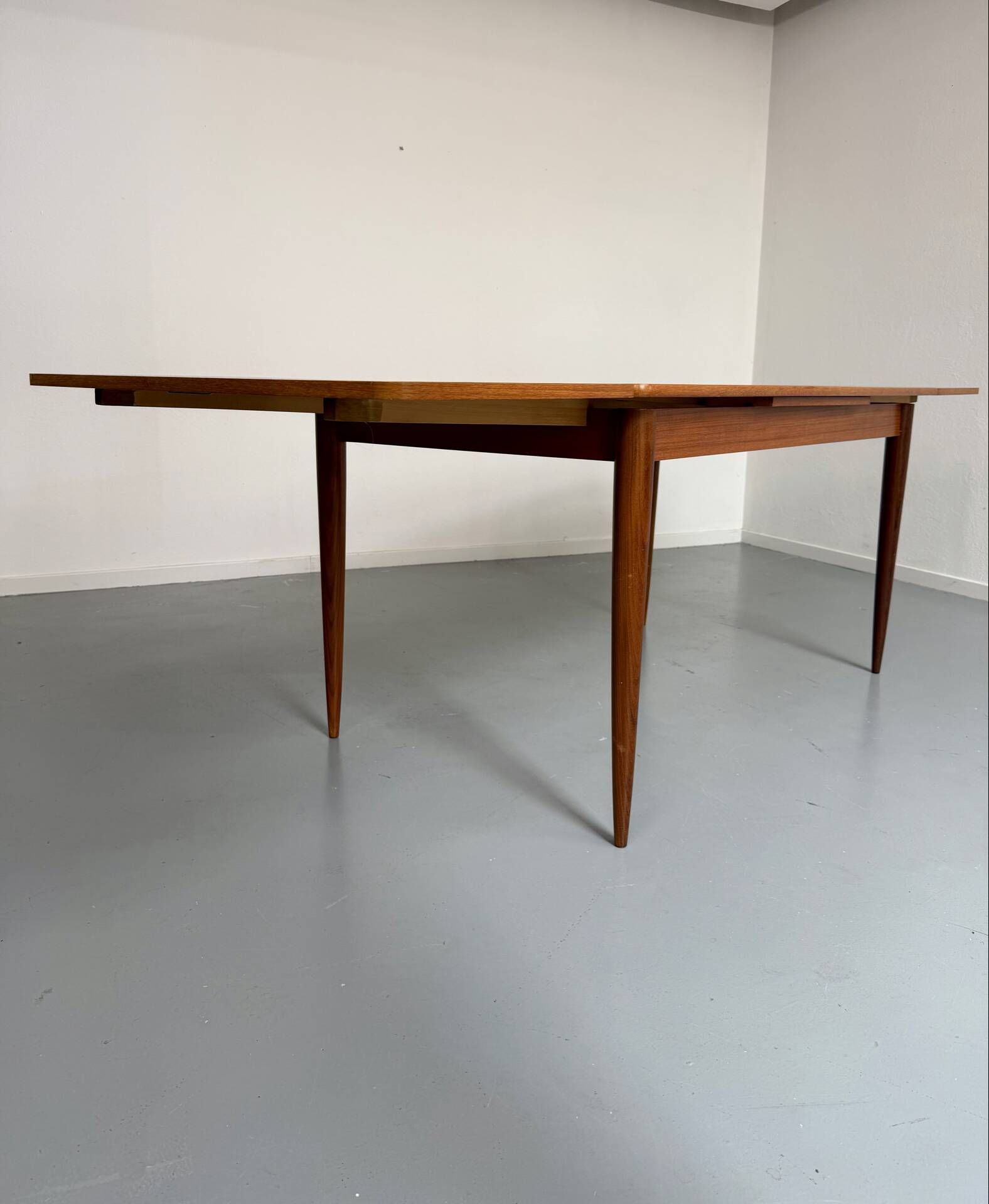 Table à manger extensible en teck design scandinave des années 1960