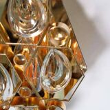 Vintage wall sconce in brass and crystal from the 1960s, Regency lamp in brass.