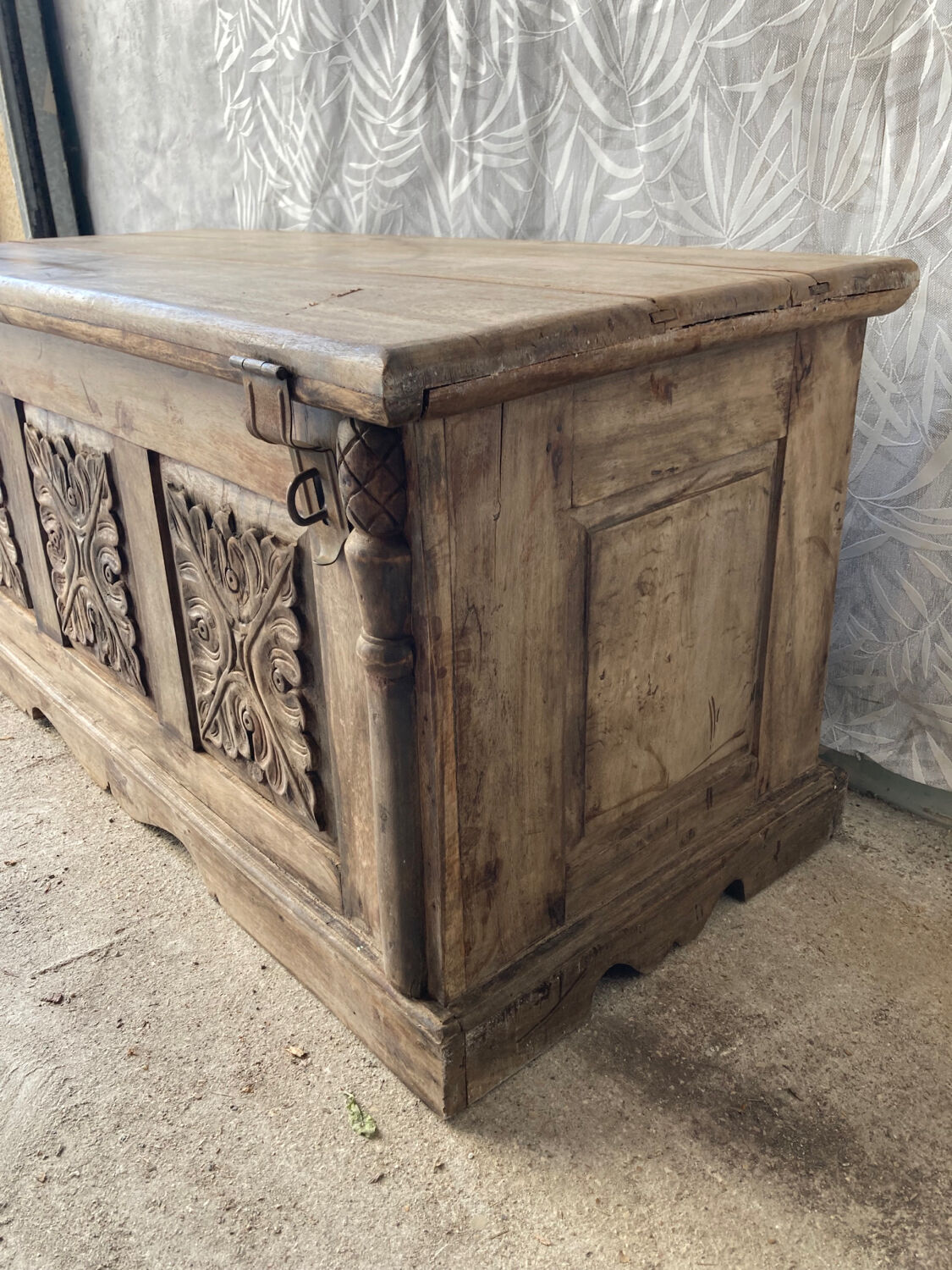 Solid wood chest