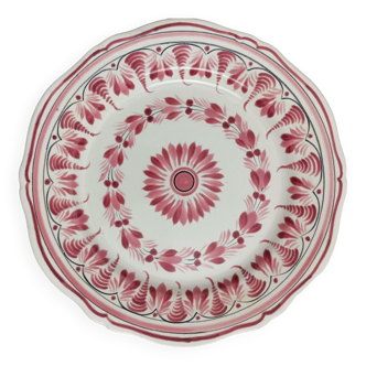 Plate decorated with pink flowers Henriot Quimper France