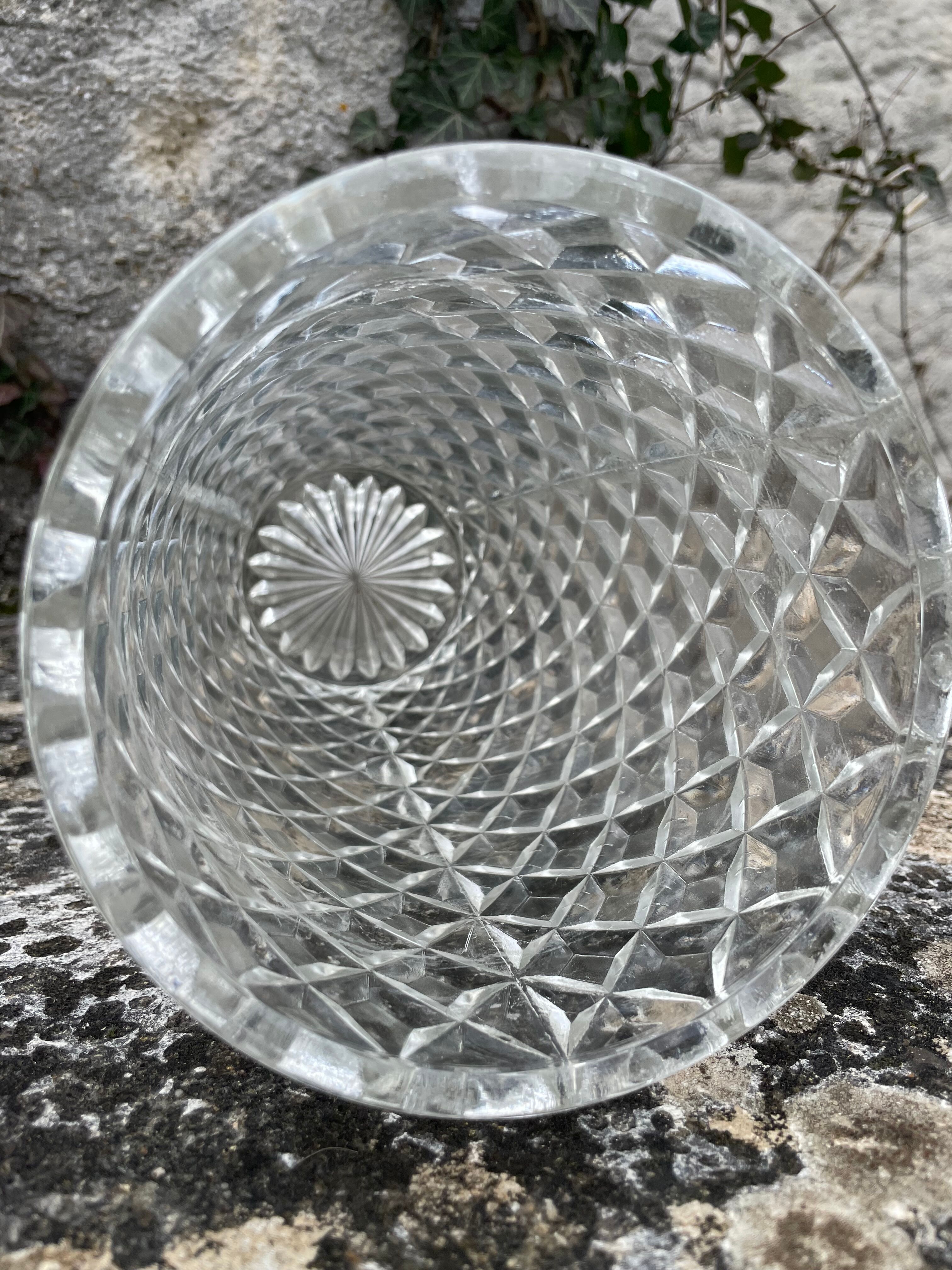 Vase vintage transparent glass diamond tips