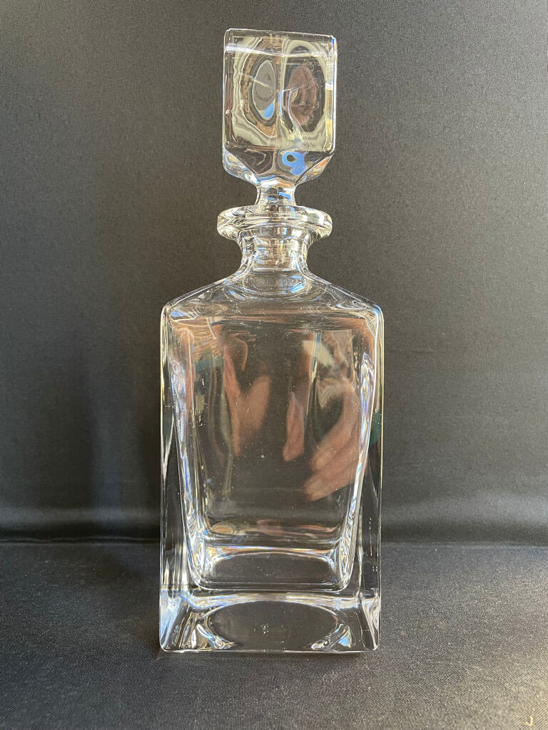 Whisky decanter in blown and cut crystal