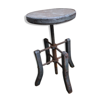 Painter's stool assembly with wooden and metal rod