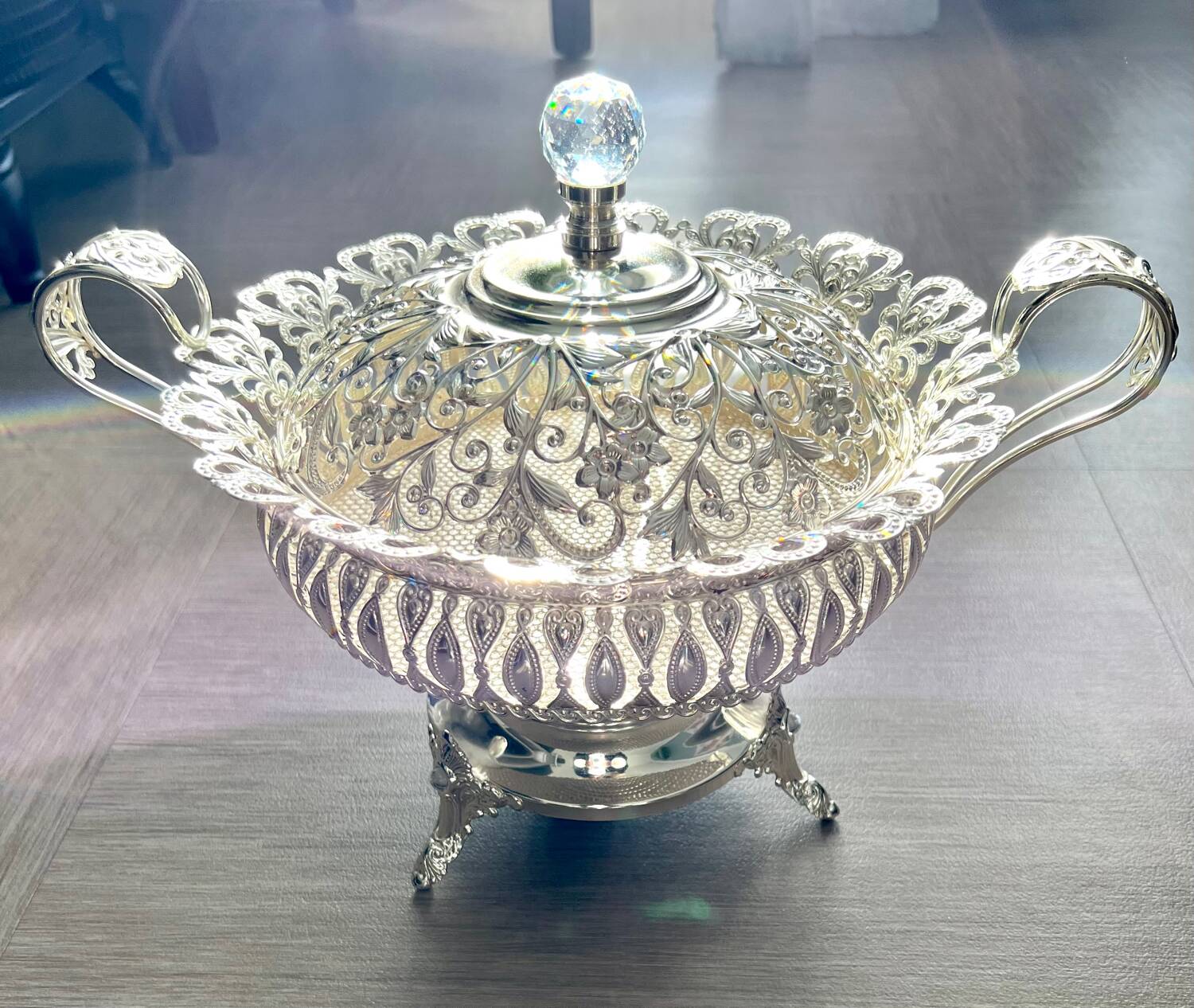 Freestanding Cake Stand