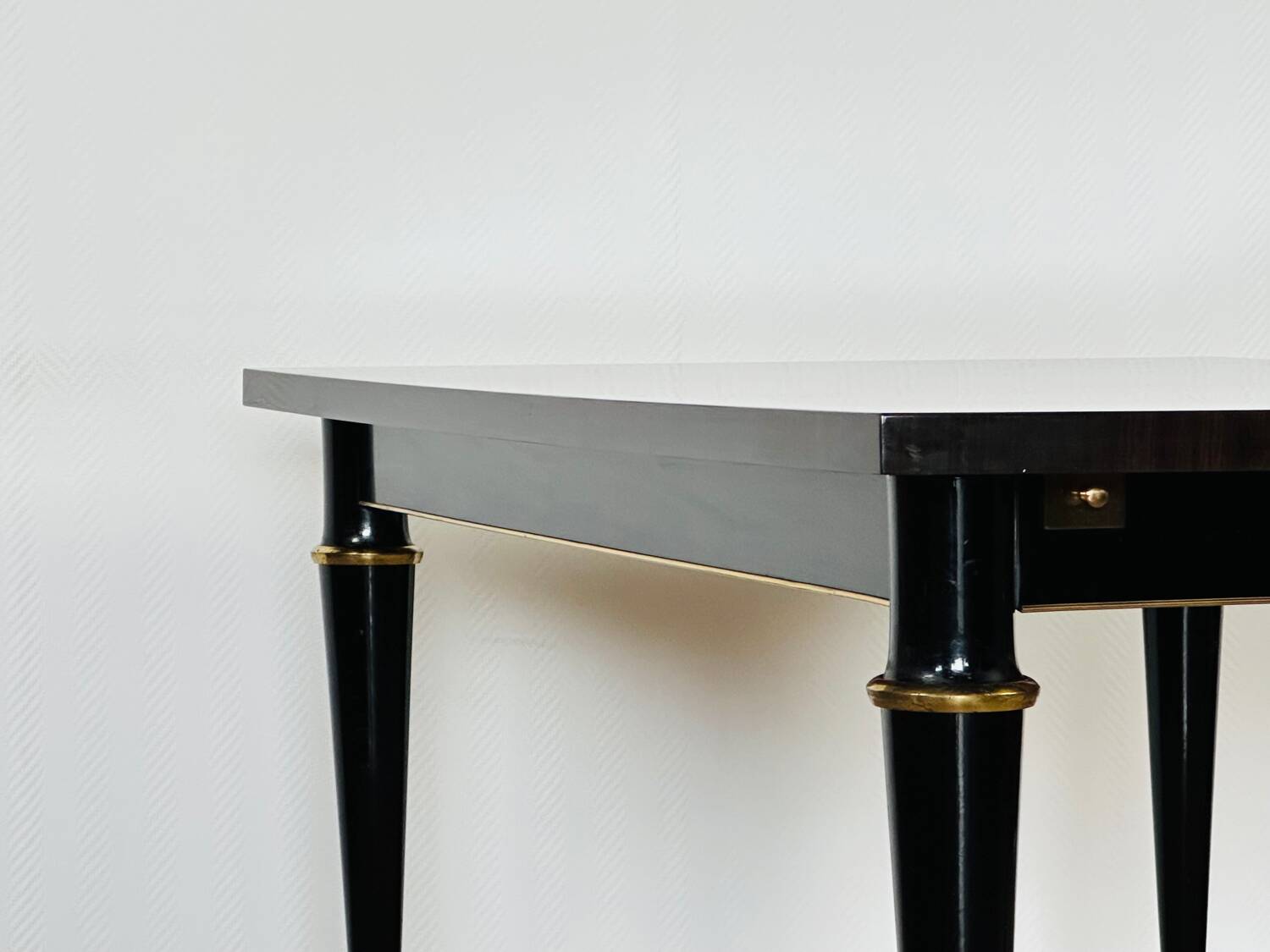 French Art Deco dining table in Macassar from 1940.
