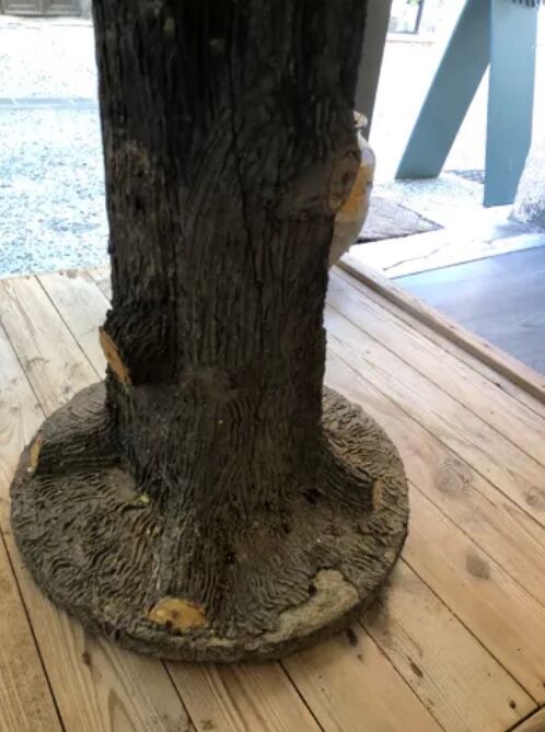 Garden table faux wood rock style