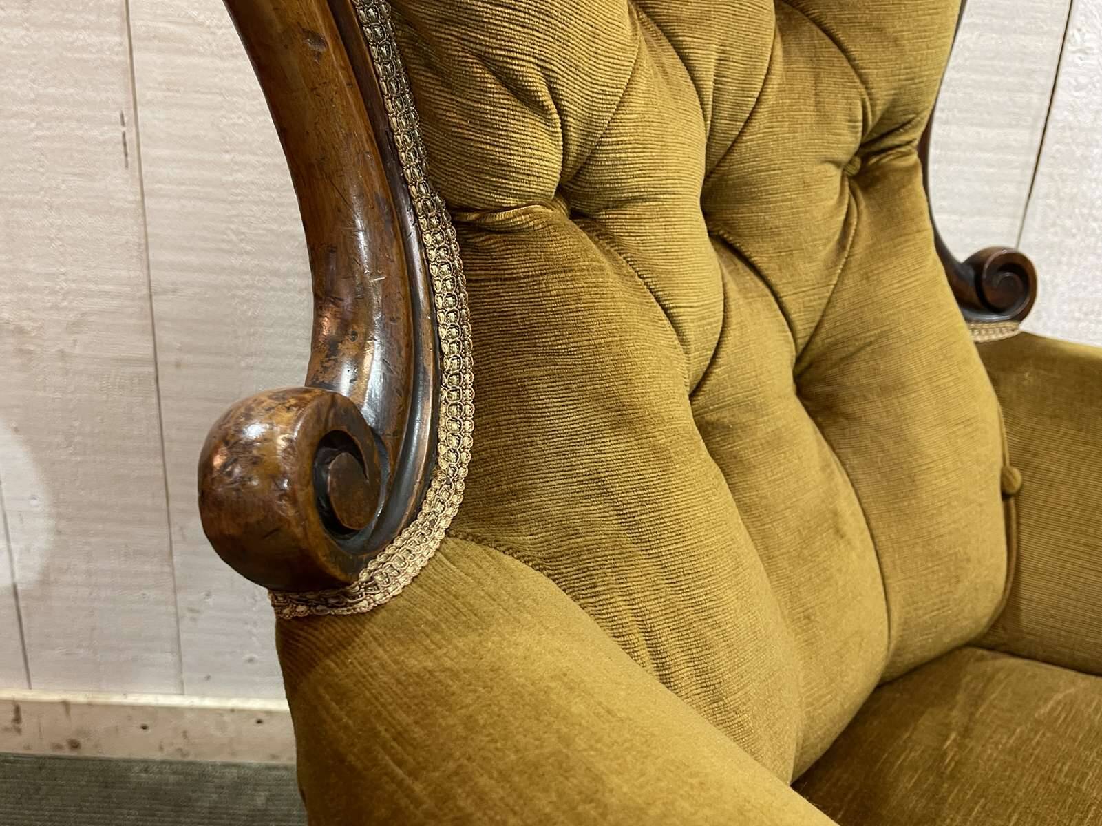 19th century Victorian mahogany armchair