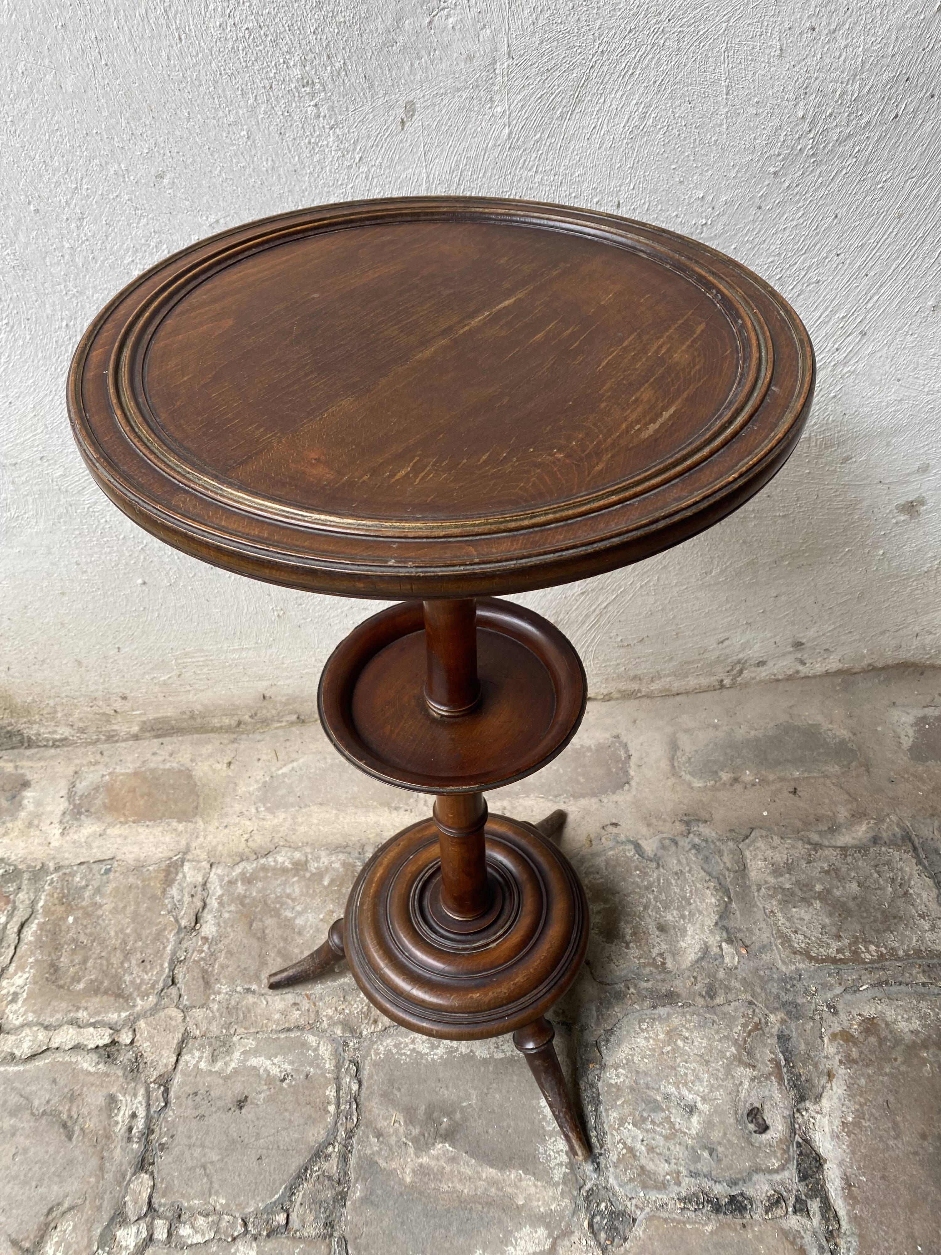 Smoking stool / table