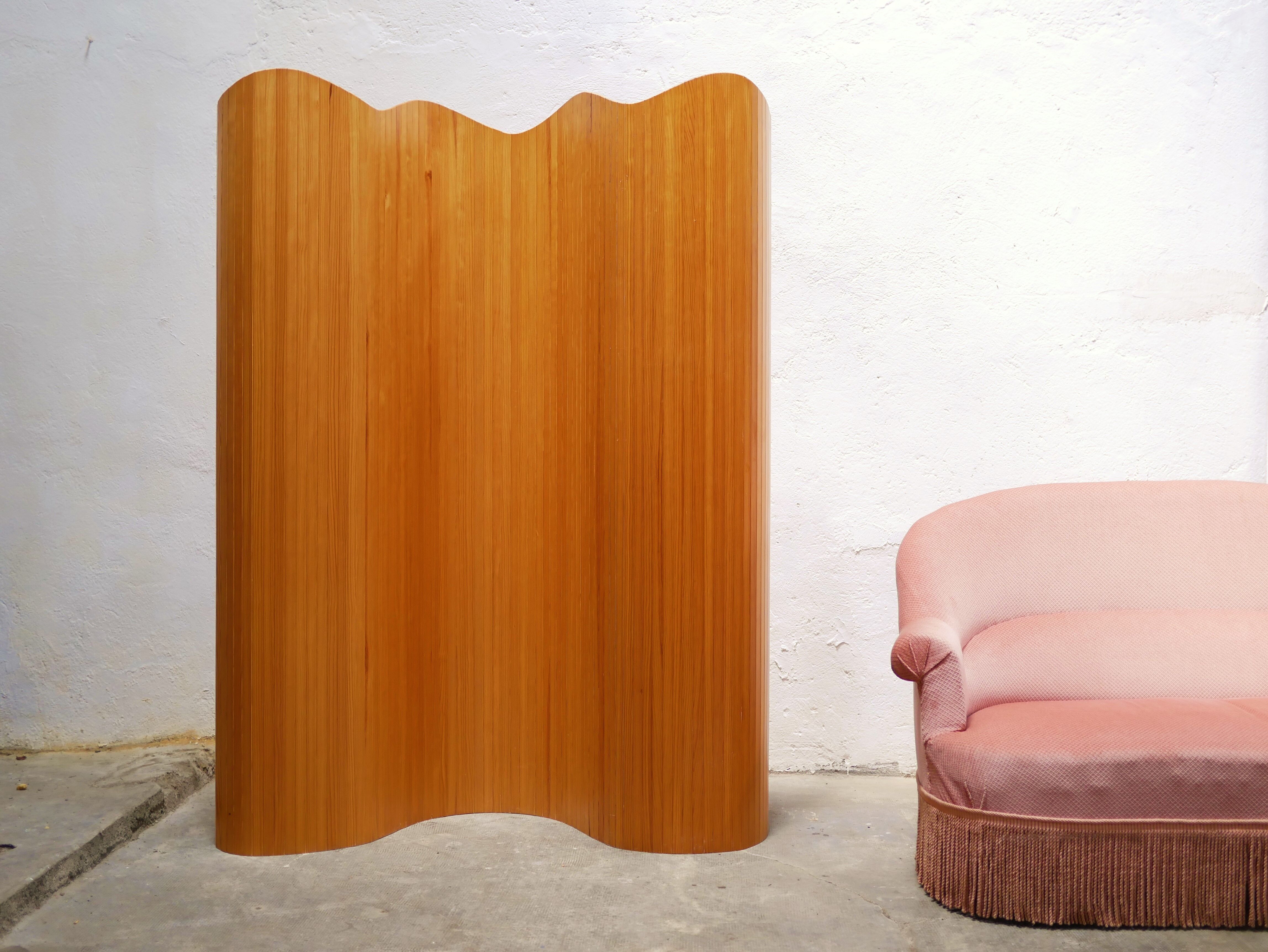 Vintage wooden screen published by Habitat