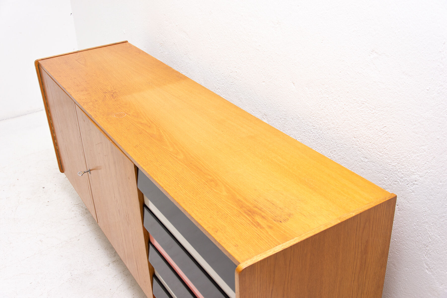 Enfilade U-460 par Jiří Jiroutek pour Interiér Praha