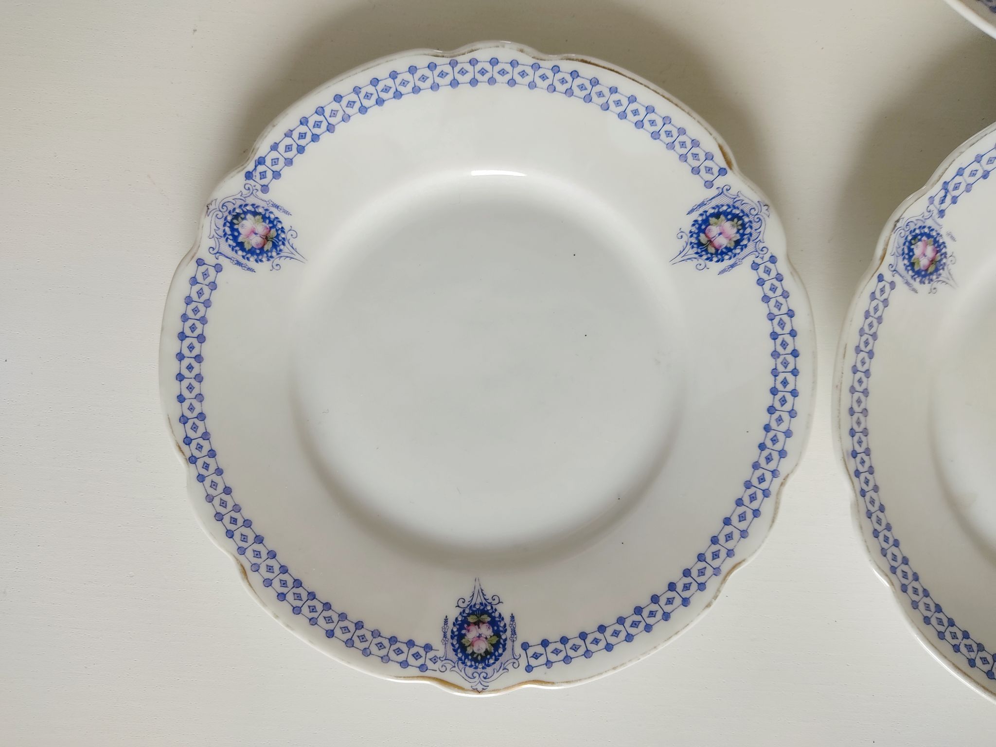 Set of 7 Muller Selb dessert plates